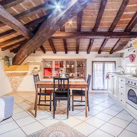 Apartmán Ferrari Museum & Train Station - Il Cavallino Loft